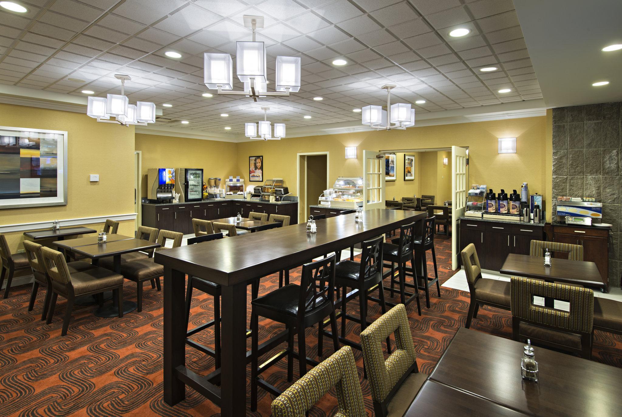 Holiday Inn Express & Suites Boston - Cambridge By Ihg Экстерьер фото
