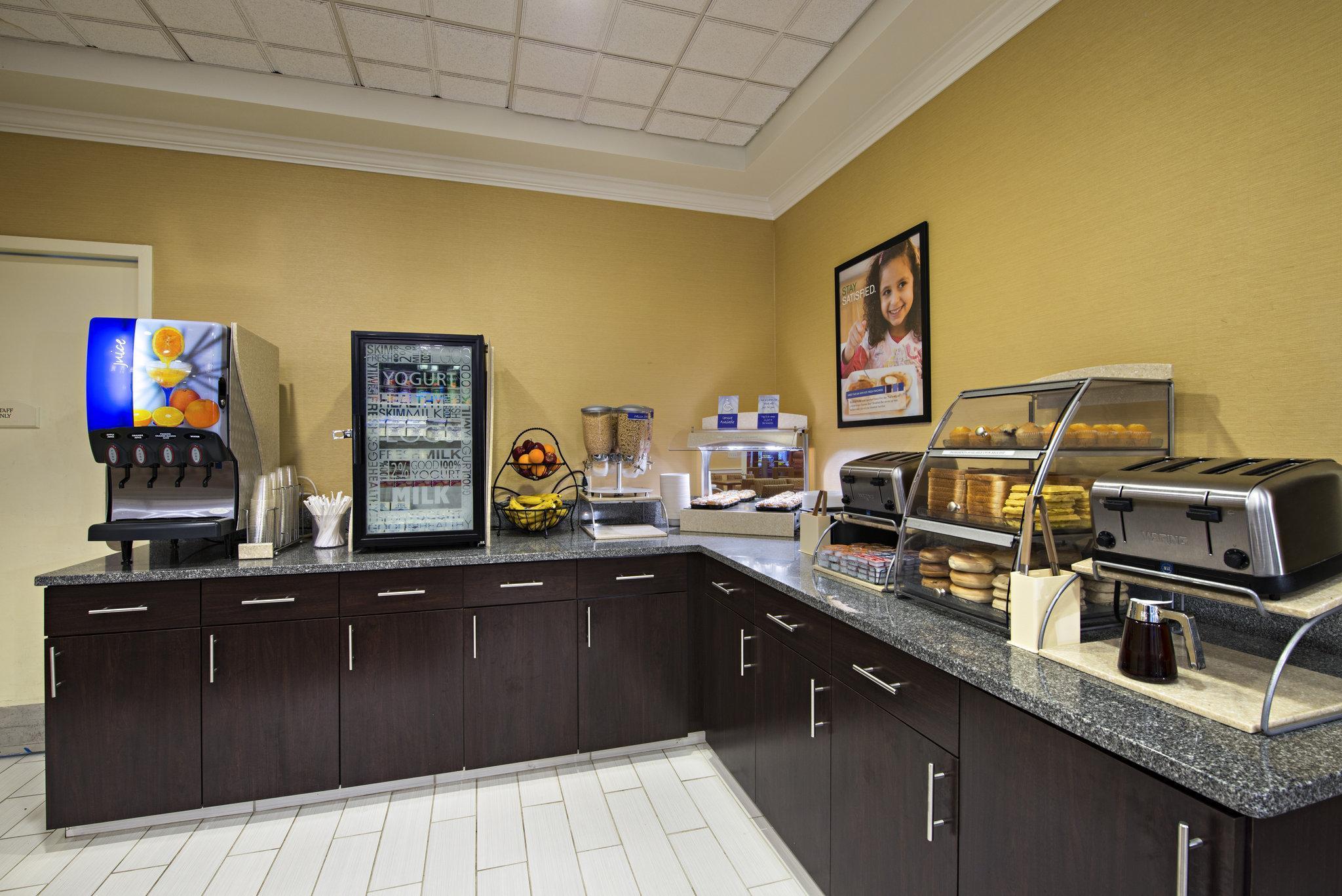 Holiday Inn Express & Suites Boston - Cambridge By Ihg Экстерьер фото