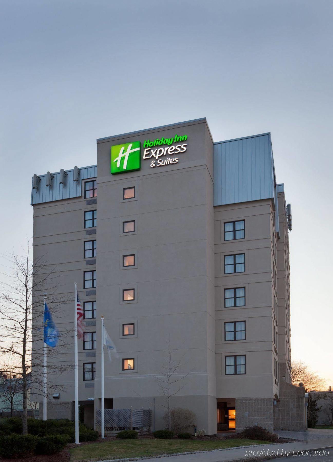 Holiday Inn Express & Suites Boston - Cambridge By Ihg Экстерьер фото
